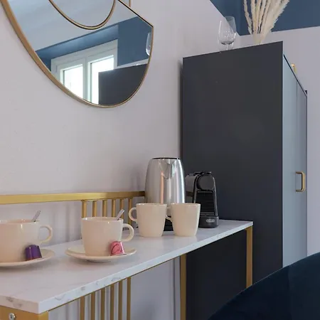شقة فندقية Larionest Modern In The Center 5 Min From The Station 3*