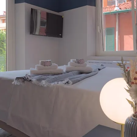 شقة فندقية Larionest Modern In The Center 5 Min From The Station مانديلو ديل لاريو