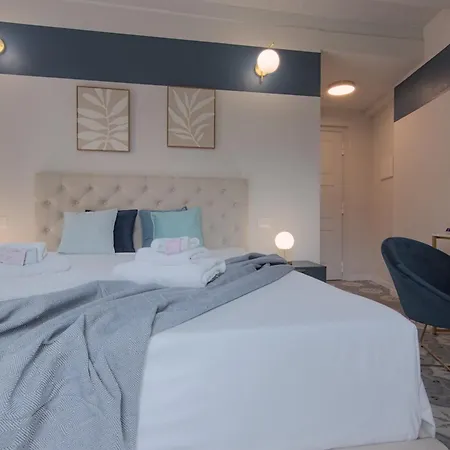 Larionest Modern In The Center 5 Min From The Station 3* مانديلو ديل لاريو