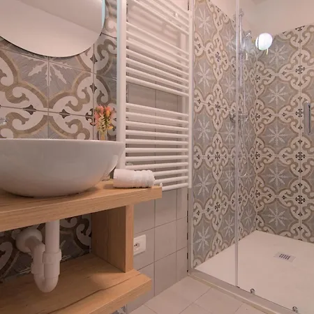 شقة فندقية Larionest Modern In The Center 5 Min From The Station