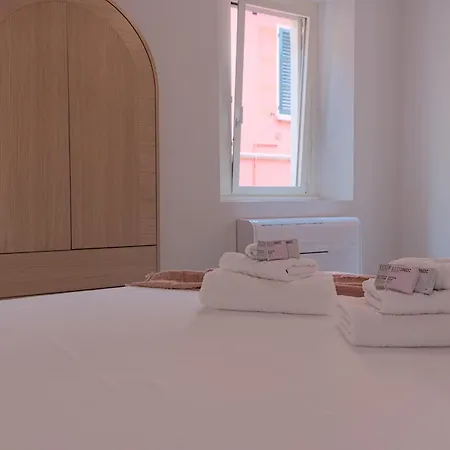 شقة فندقية Larionest Modern In The Center 5 Min From The Station مانديلو ديل لاريو