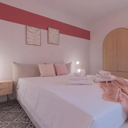Larionest Modern In The Center 5 Min From The Station شقة فندقية 3*