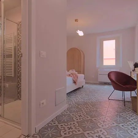 Larionest Modern In The Center 5 Min From The Station مانديلو ديل لاريو